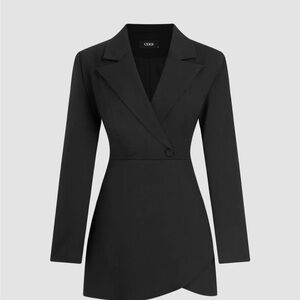 Never worn tag on it runs small did not fit me